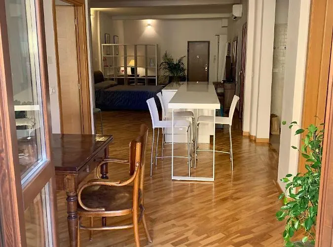 Loft Del Pratello Болонья