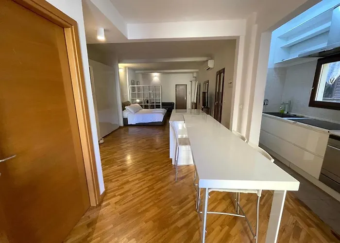 Loft Del Pratello Болонья