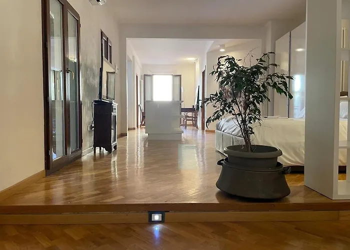 Апартаменты Loft Del Pratello Болонья